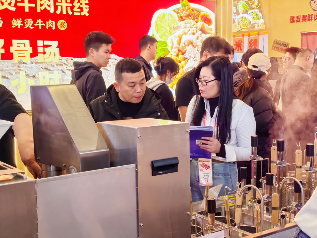 馳能八吉星廚房工程第三十三屆上海國際酒店及餐飲業(yè)博覽會現(xiàn)場